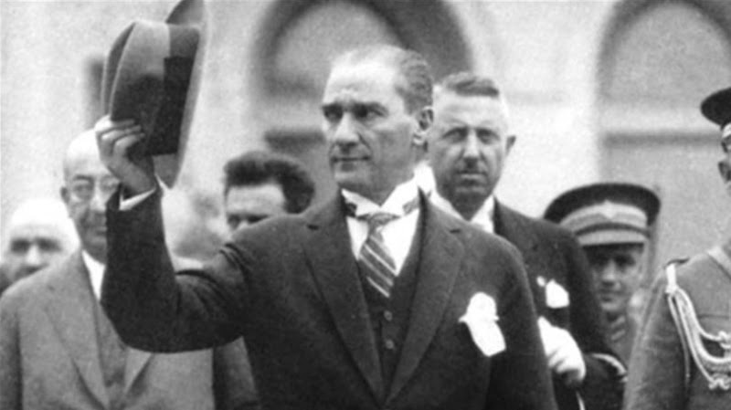 Atatürk 4