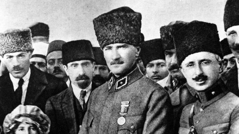 Atatürk 7