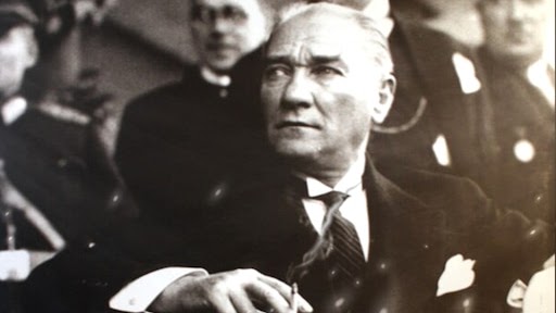 Atatürk 9